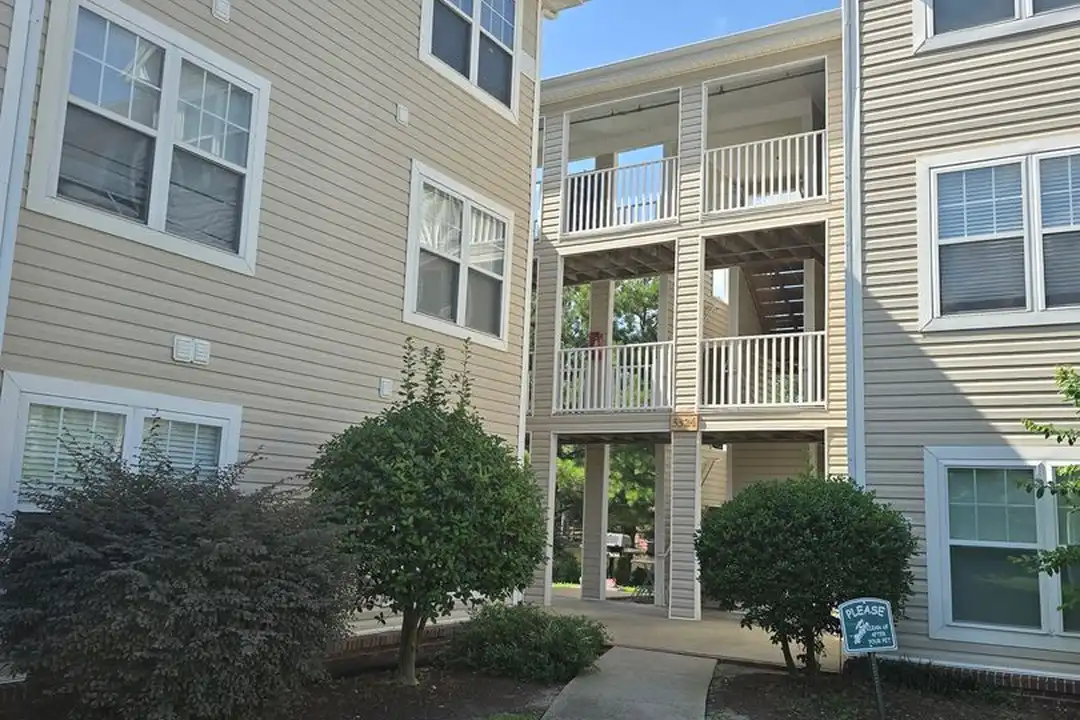 3324 Harbour Pointe Pl unit 15 – photo 1