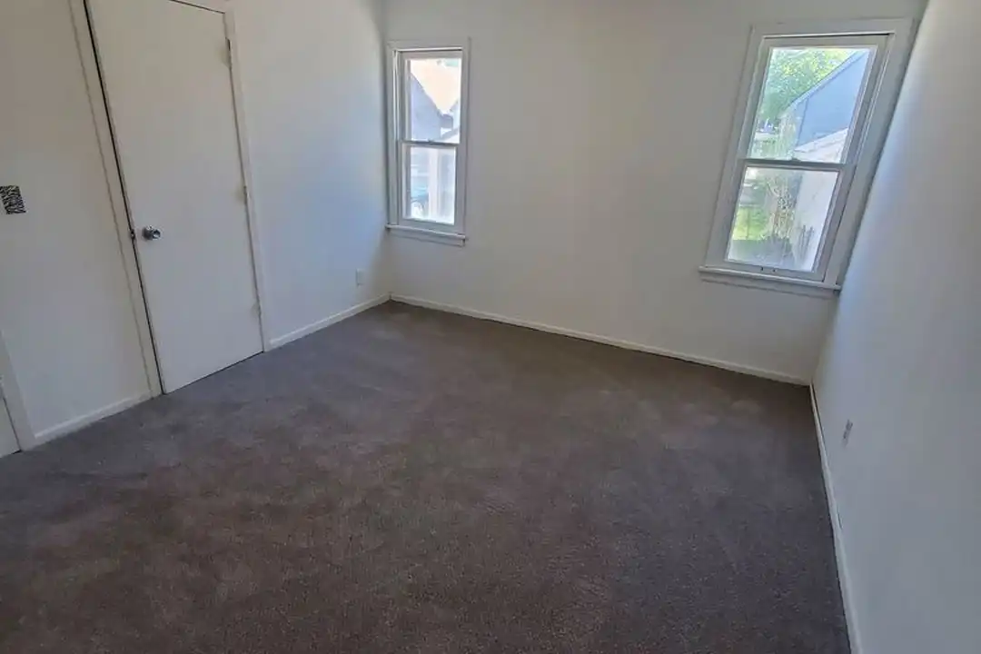620 W Melvina St - View 6
