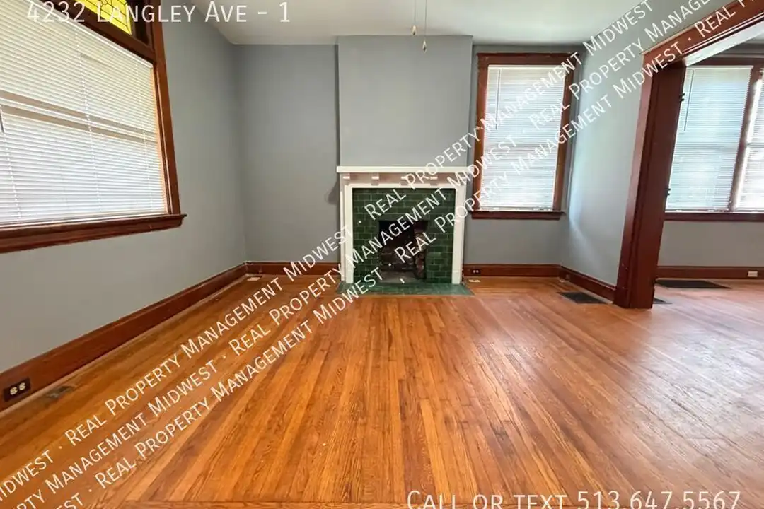 4232 Langley Ave - View 2