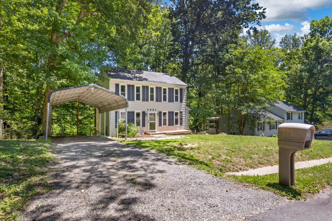 4001 London Dr - View 3