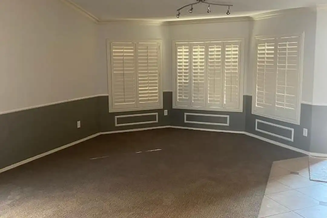 660 N Alder Dr - View 6