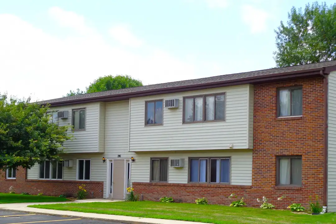 Spicer B Apartments - View 2
