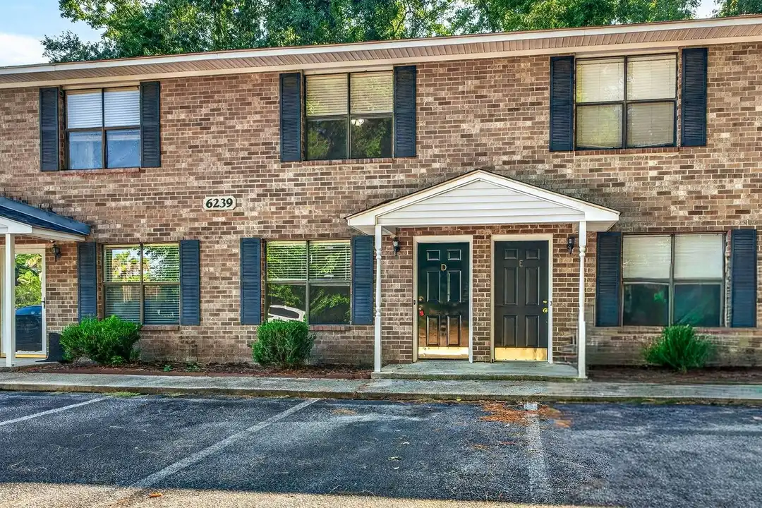 6239 Lucille Dr – photo 1