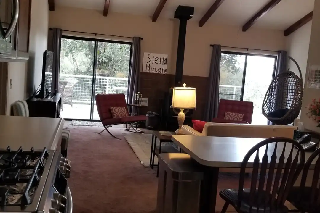 6106 Smithers Rd - View 2