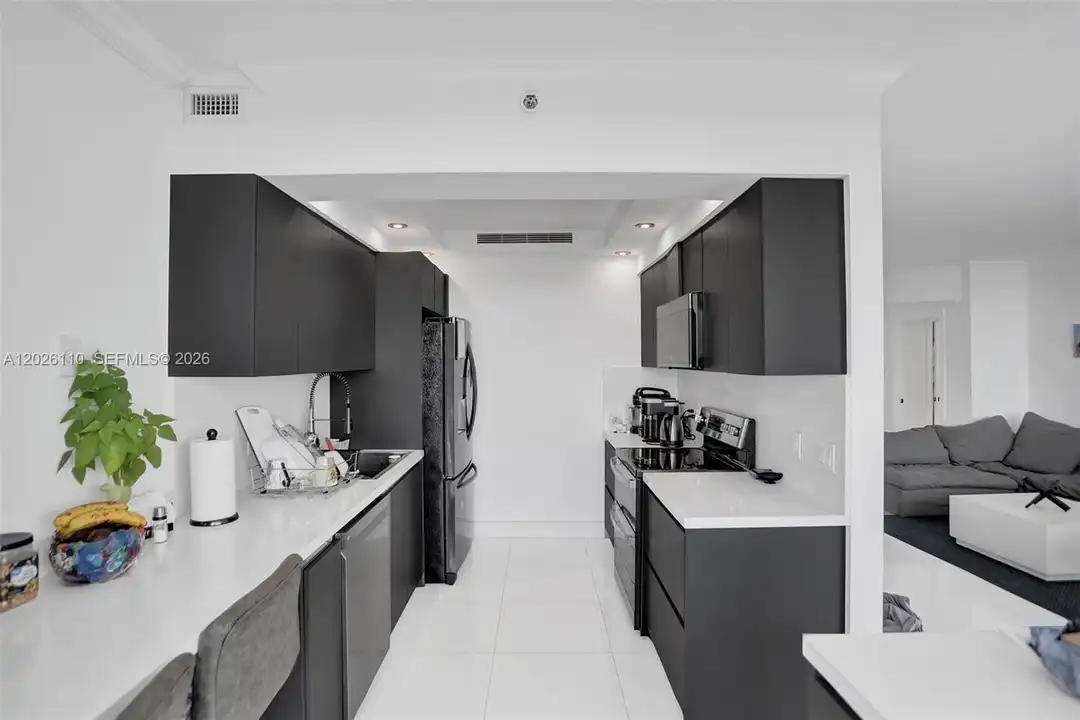2000 Island Blvd #1108 - View 4