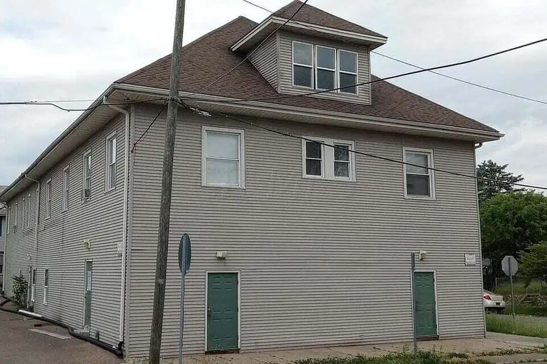 403 Maple Ave unit B – photo 1 of 8
