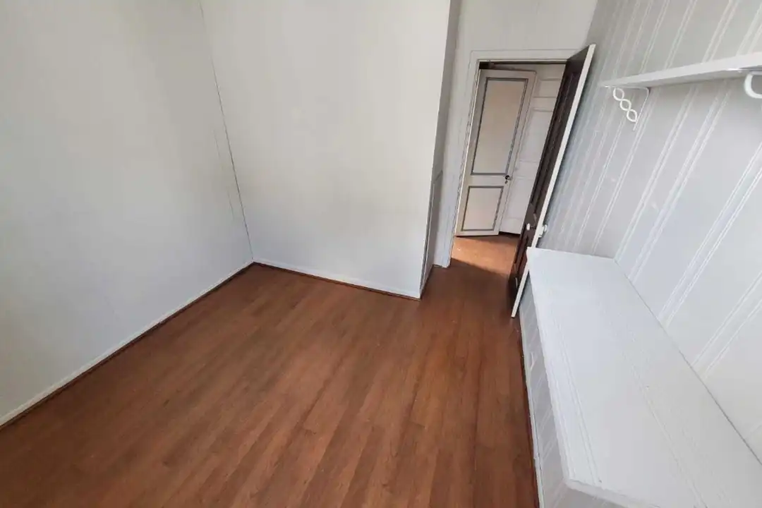 211 Montgomery Ave unit 211 - More