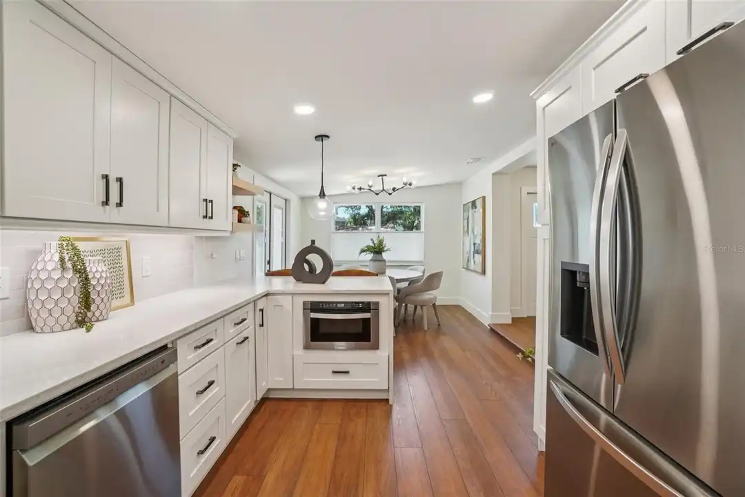 3123 W La Salle St – další