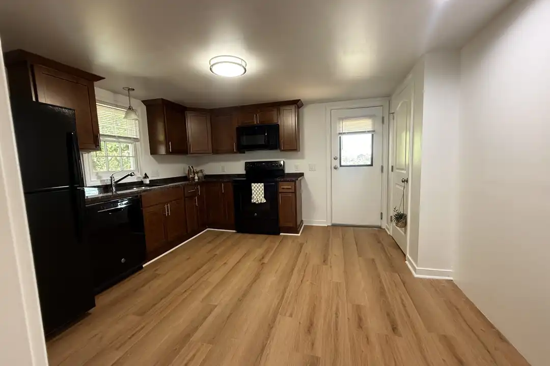 9 Brewer St #3 – photo 1