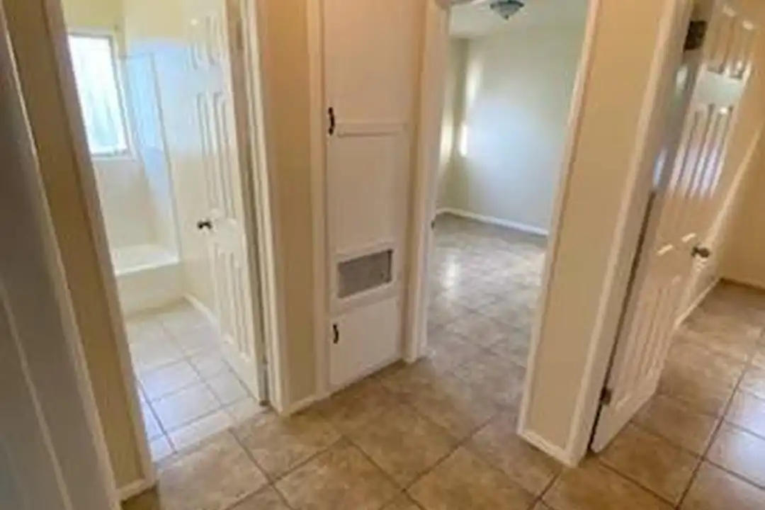 2613 W Imperial Hwy unit 3 - View 6