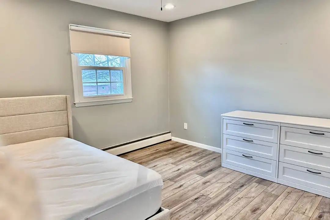 107 Fairview Ave – photo 1 of 16