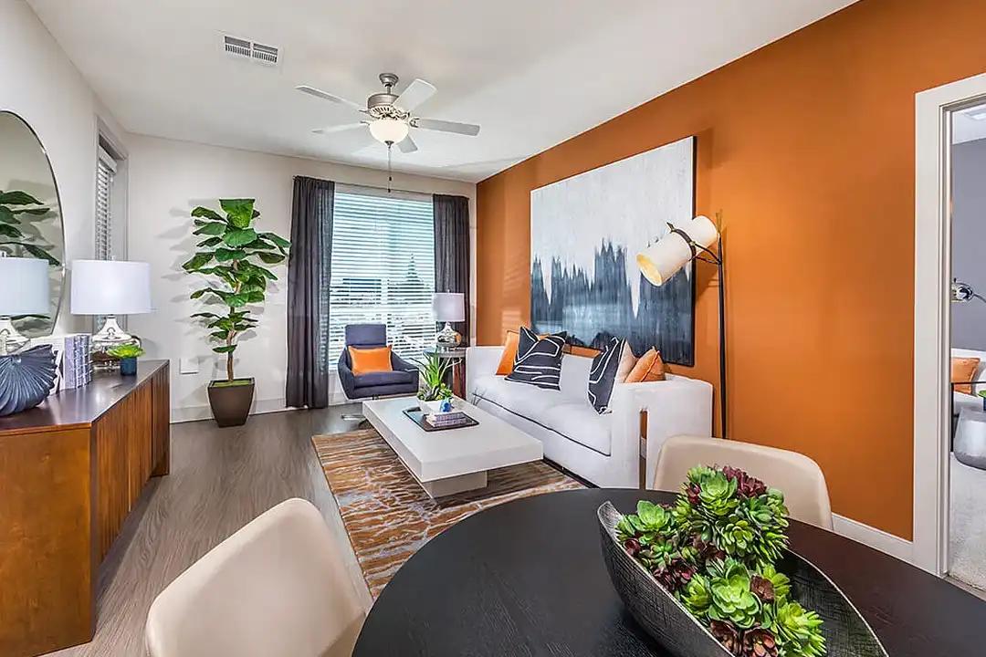 808 West Apartments – photo 1