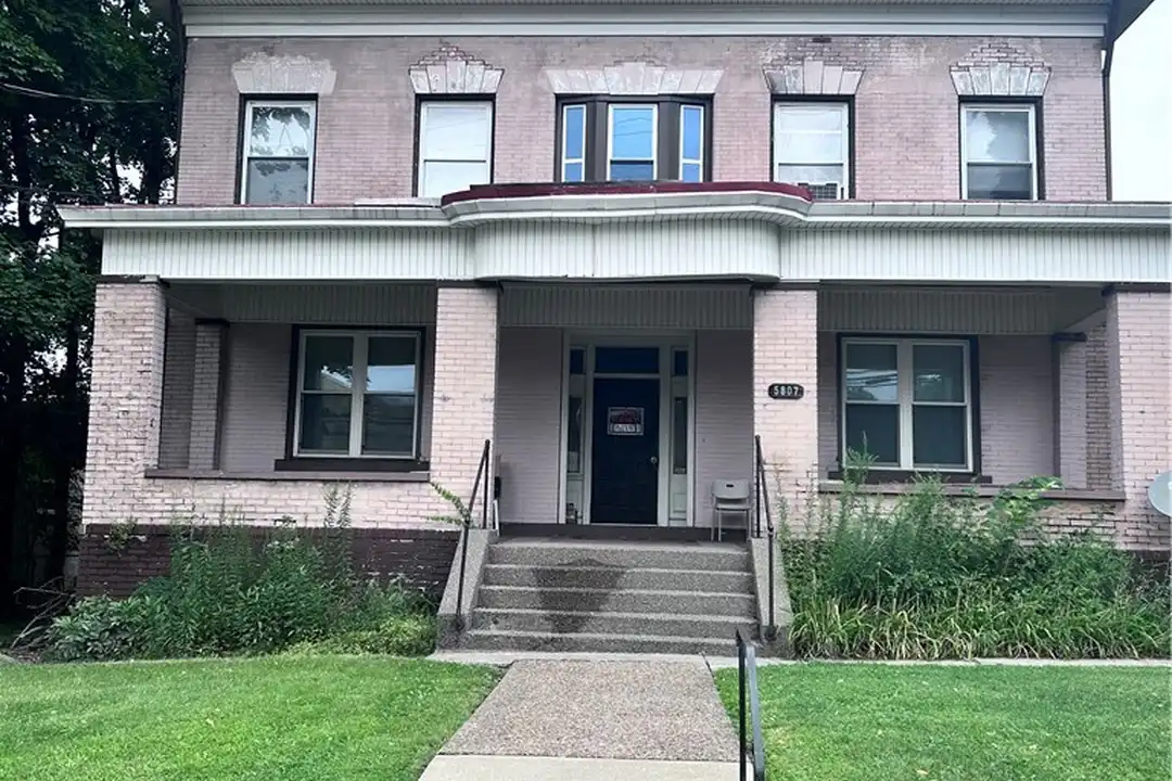 5807 Bartlett St unit 3 – photo 1