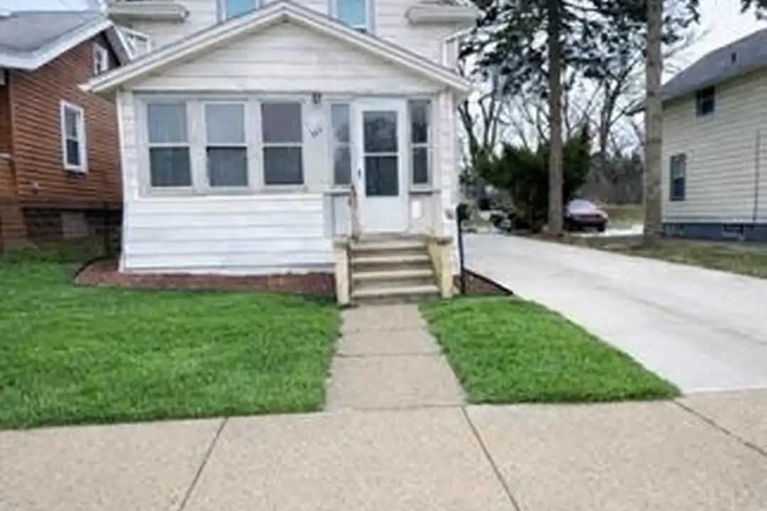 385 Whittemore St – photo 1