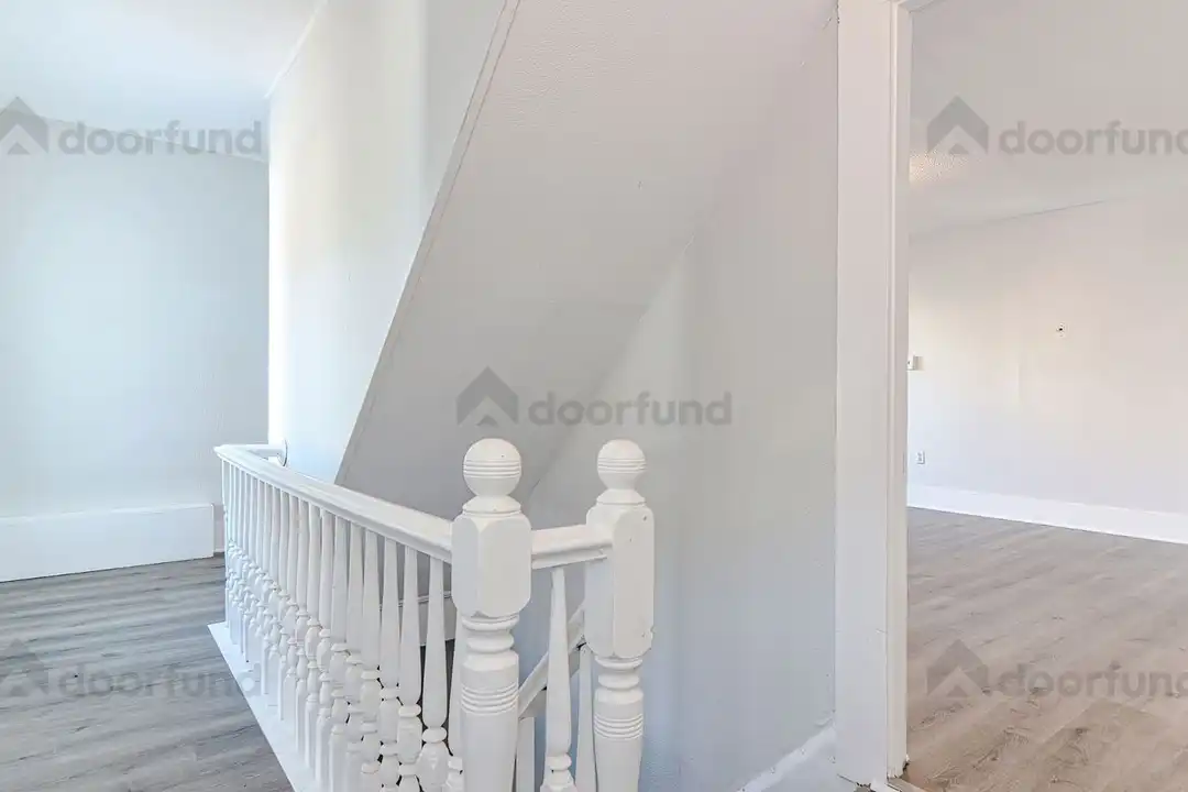 11 Pleasant St unit 7 - More
