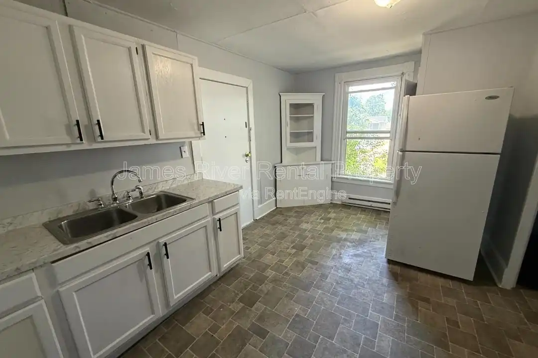 2107 Park Ave unit 4 - View 2