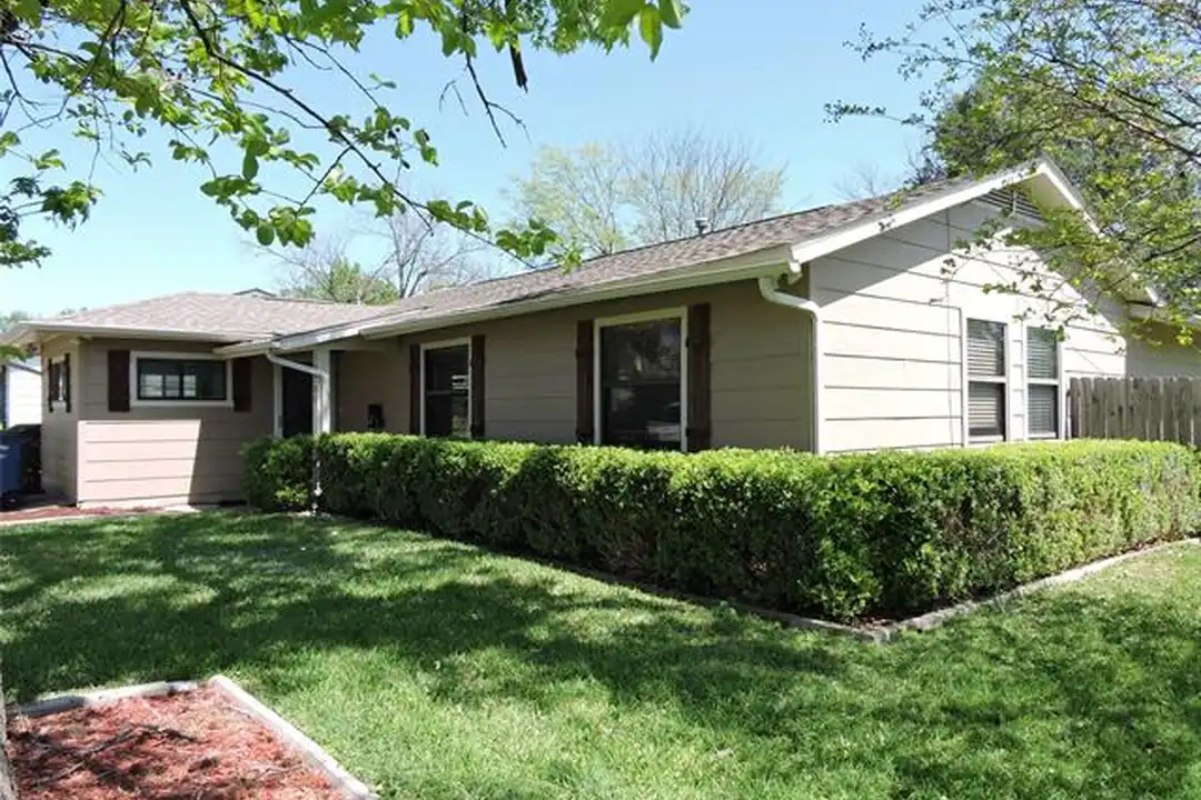 12238 Oberlin Dr - View 2