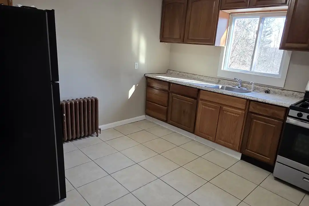 84 North Rd unit 2 – photo 1 of 6