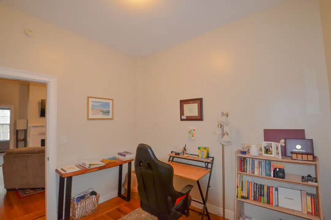 40 Bowen St unit 1 - More