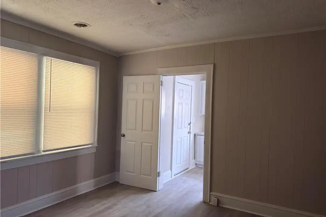 307 Hawthorne Rd - View 6