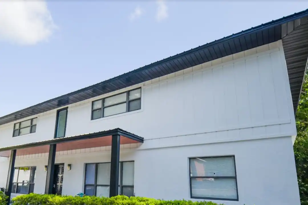 913 Sumter St unit 102 - View 2