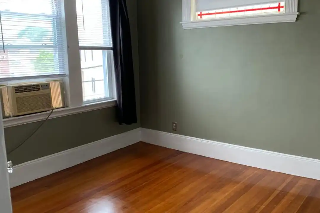 33 Murdock St – photo 1