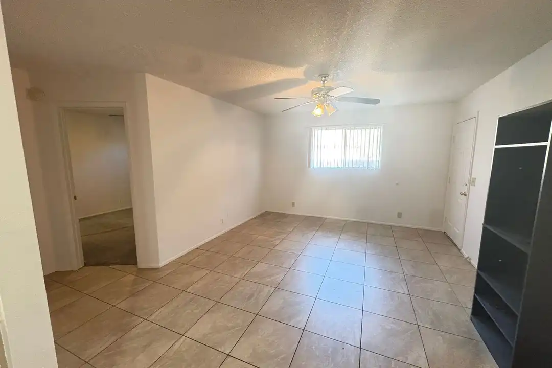 2931 E Beck Ln unit Unit 1 - View 4
