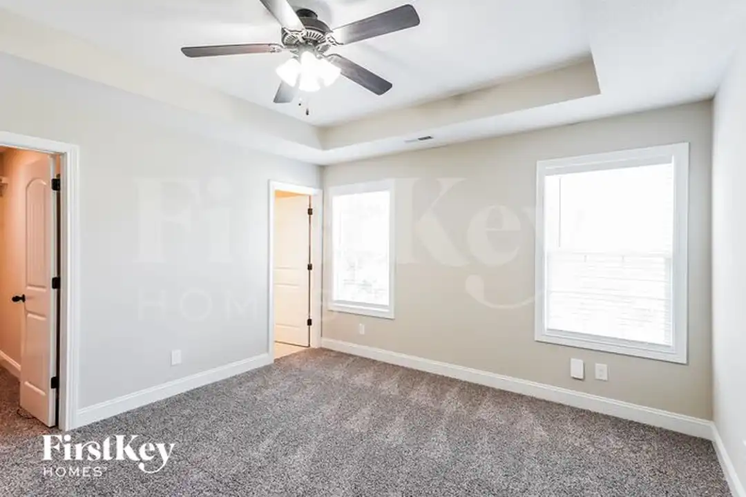 309 Liberty Bell Ln - More