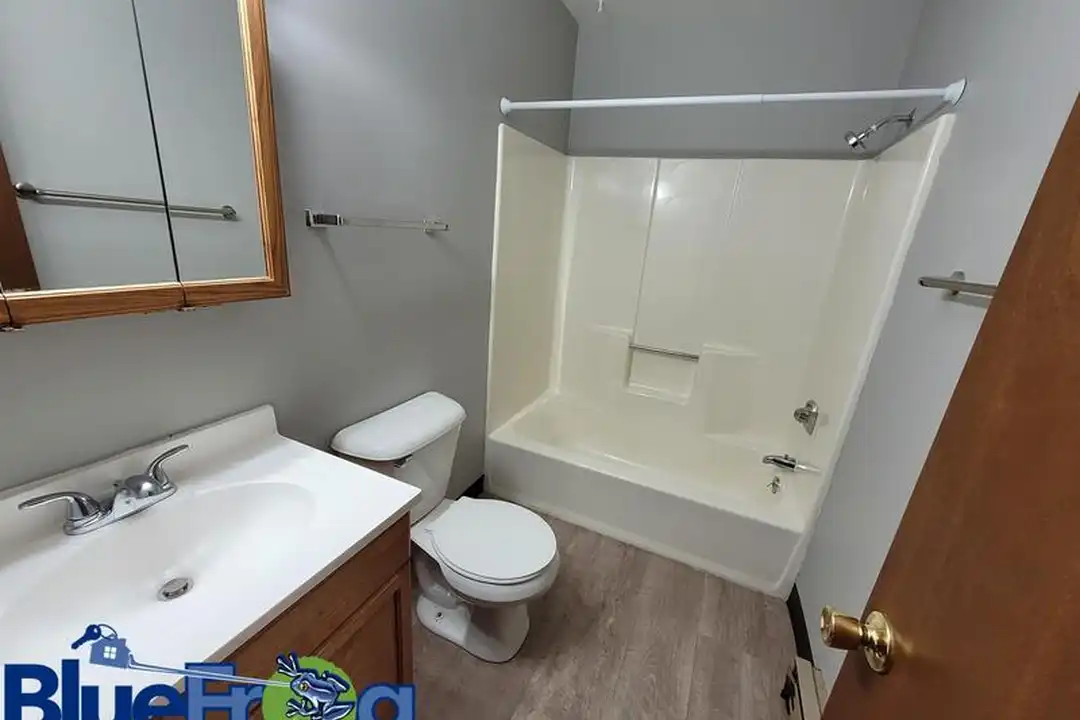 2108 Marathon Ave unit 6 - View 5