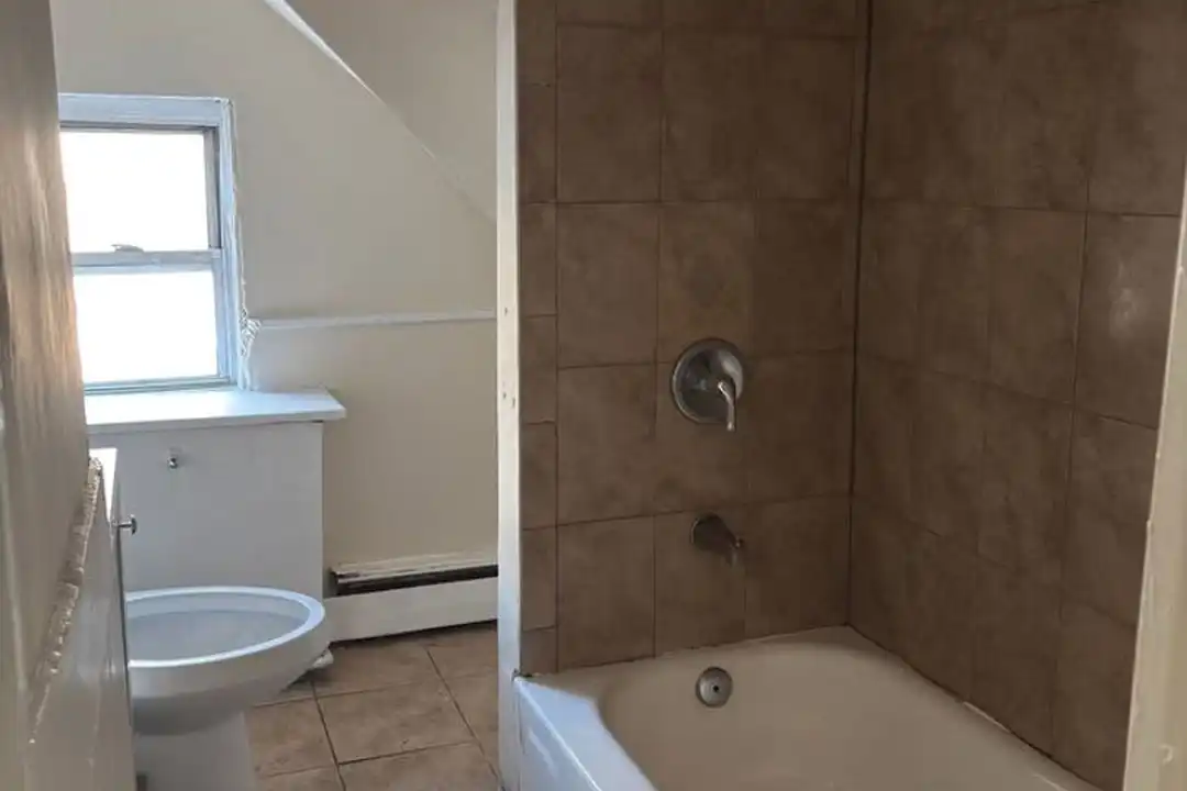 356 Hamilton Ave unit 3 - View 4