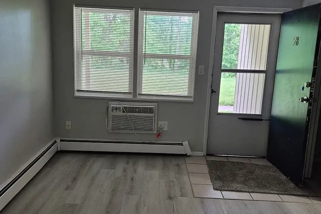 Fairway East Apartments – photo 1 of 11