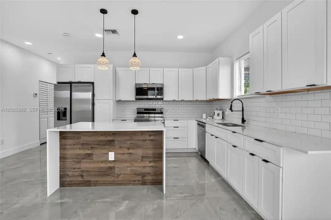 655 NW 24th Ave #0 - View 6