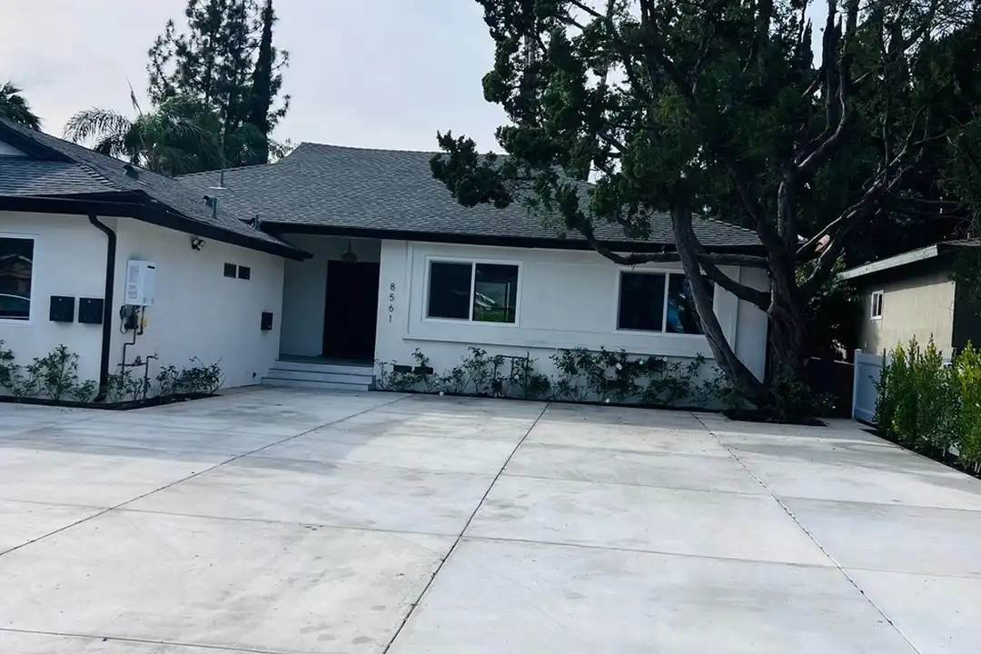 House in Los Angeles, North Hills East Neighborhood Council District - View 4
