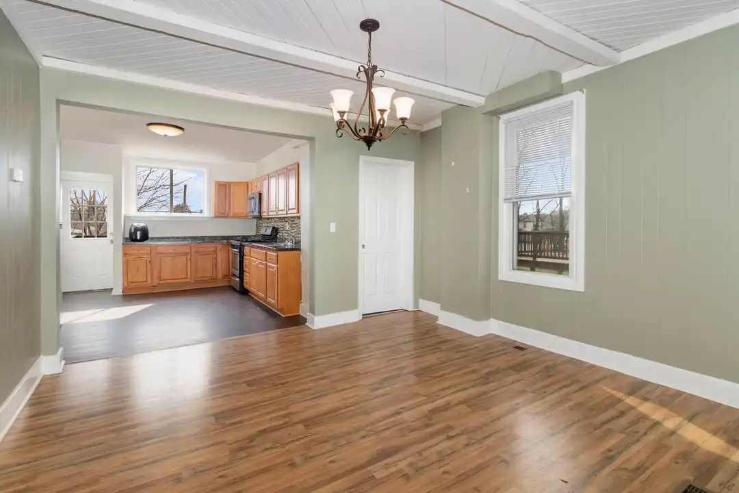668 Main St - View 6