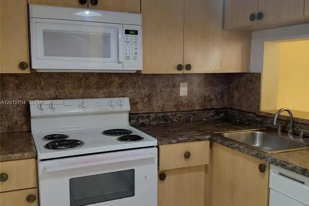 11790 SW 18th St #429-3 - View 5