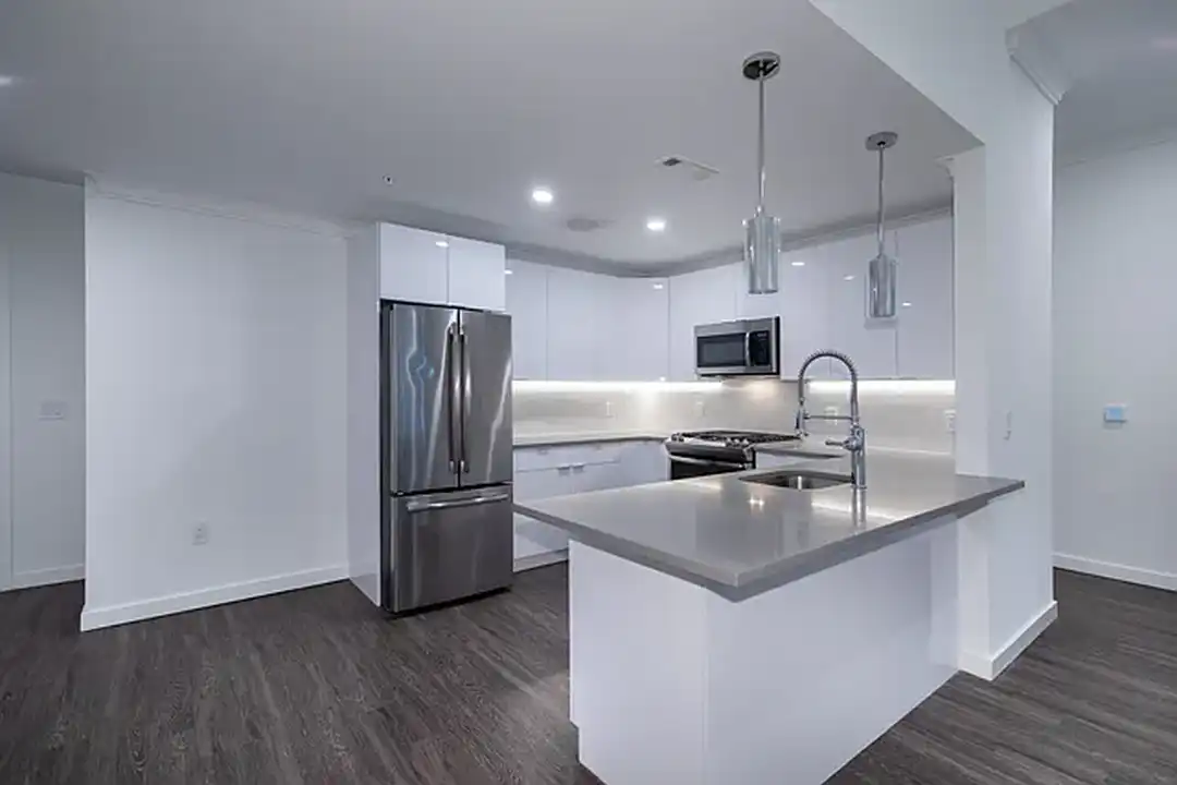 2 Claire Ct, West Babylon – photo 1 of 28