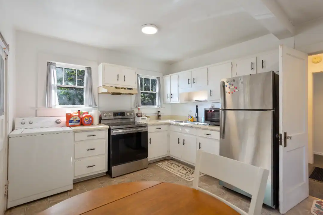 1003 Center St NW unit B – photo 1