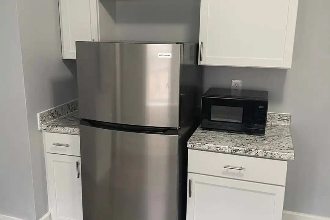 2007 Washington Ave unit 9 – photo 1 of 8