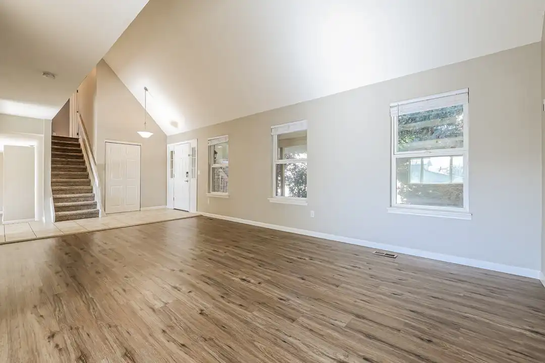 2014 S Elkhart St - More