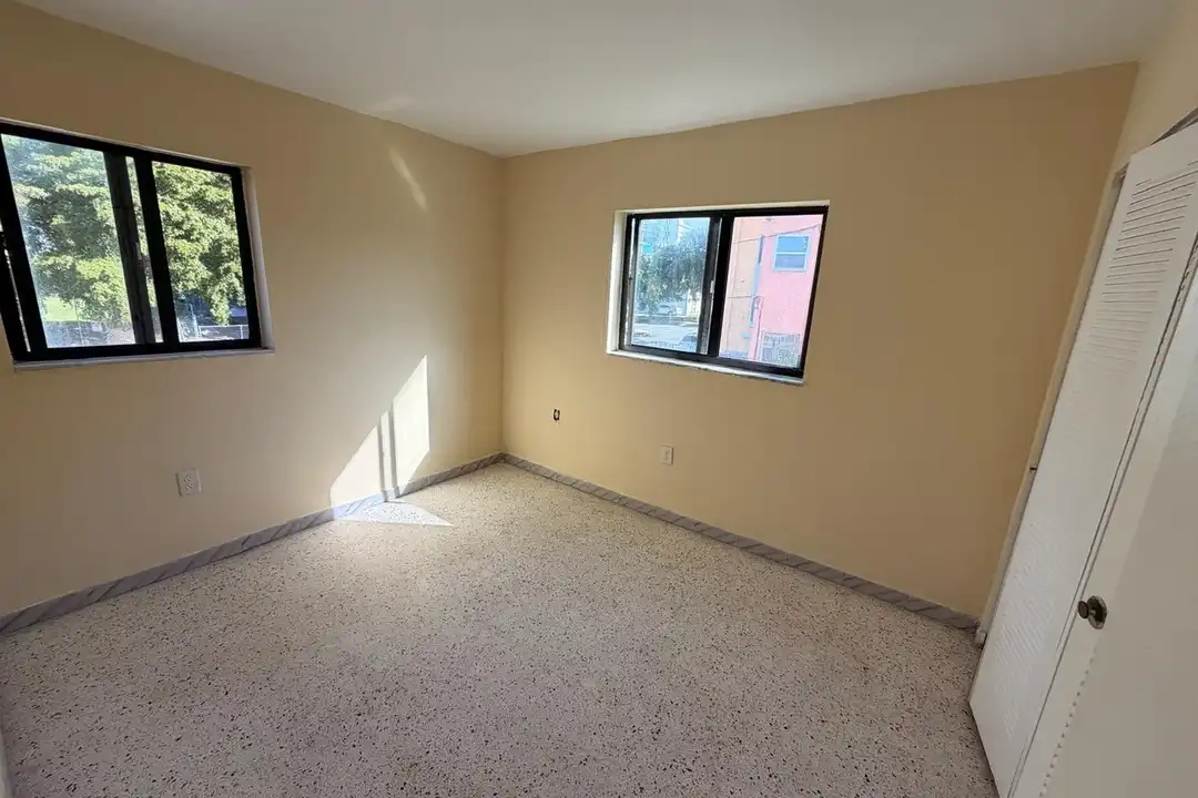 428 SW 5th Ave unit 203 - View 4