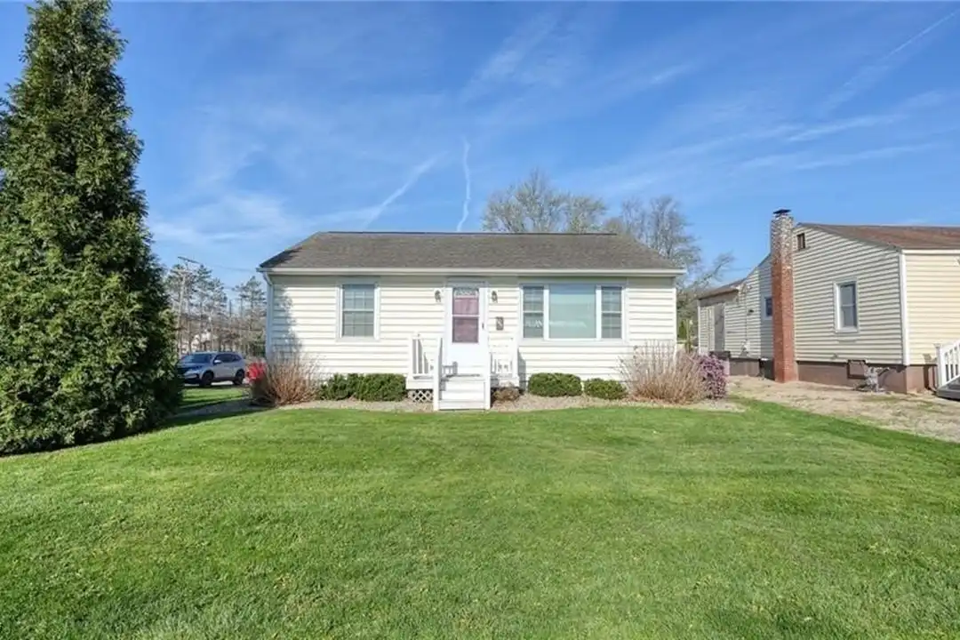 2411 Bell St – photo 1 of 7