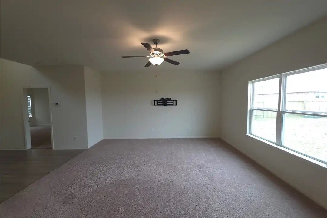 305 Lone Mountain Dr - View 6