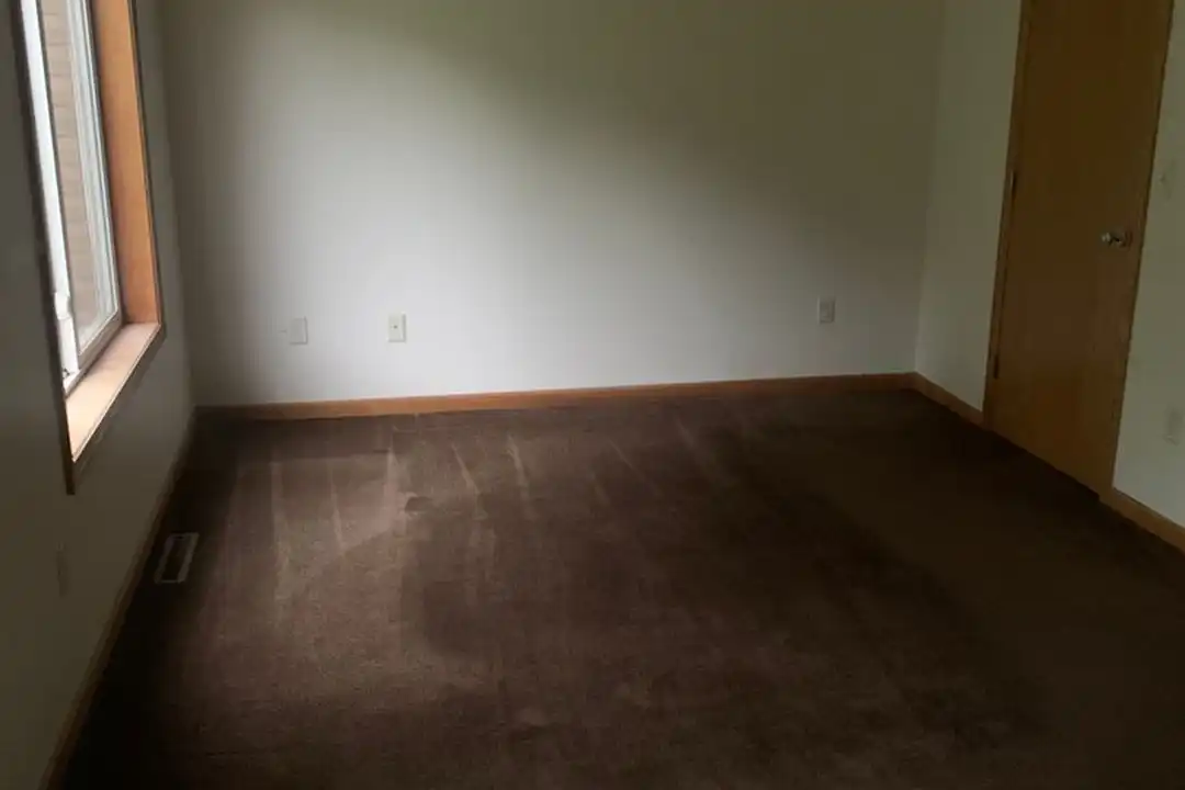 927 W Wilson St unit 975 West Wilson B – photo 1 of 13