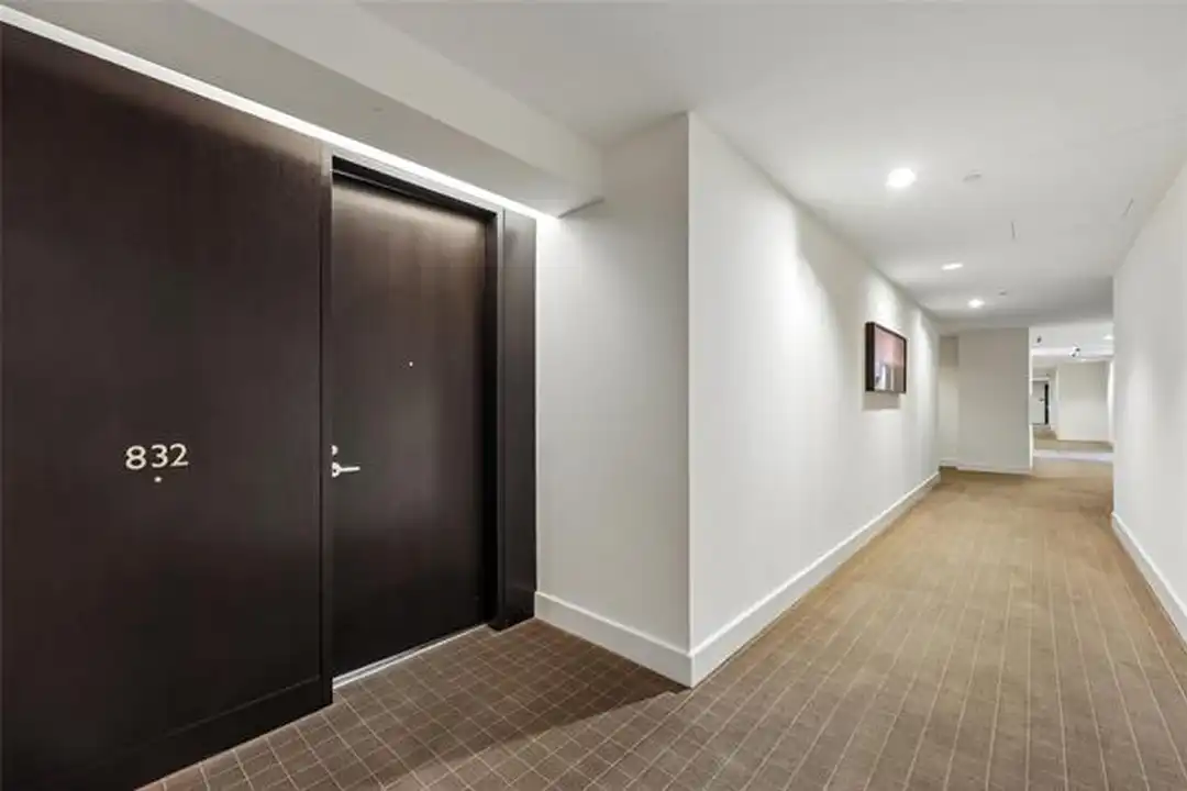 2408 Victory Park Ln unit 832 - View 2