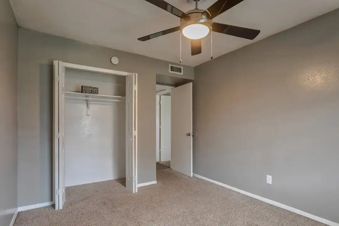 842 Timberlake Dr - View 4