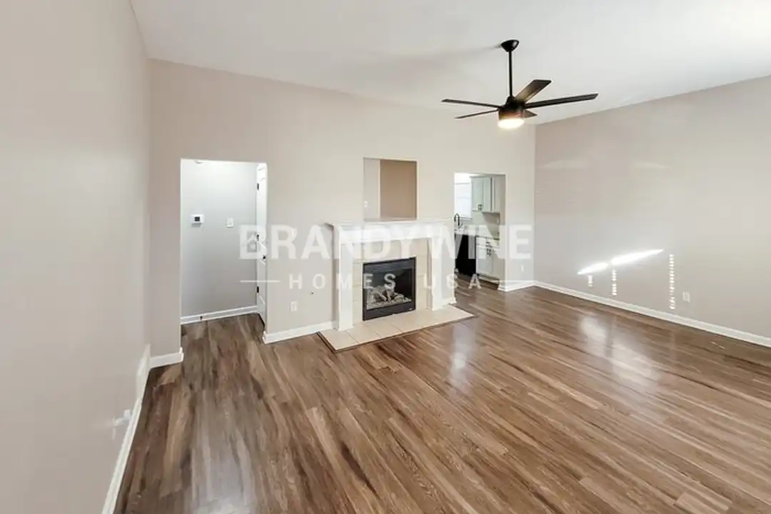 10242 Evening Hill Dr – pohled 6