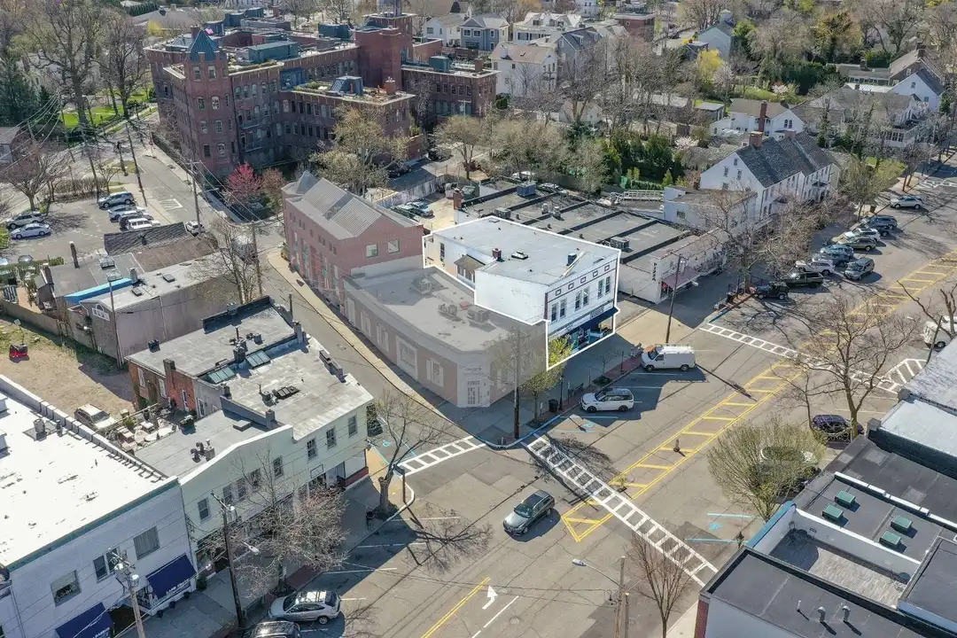 95 Main St – photo 1 of 9