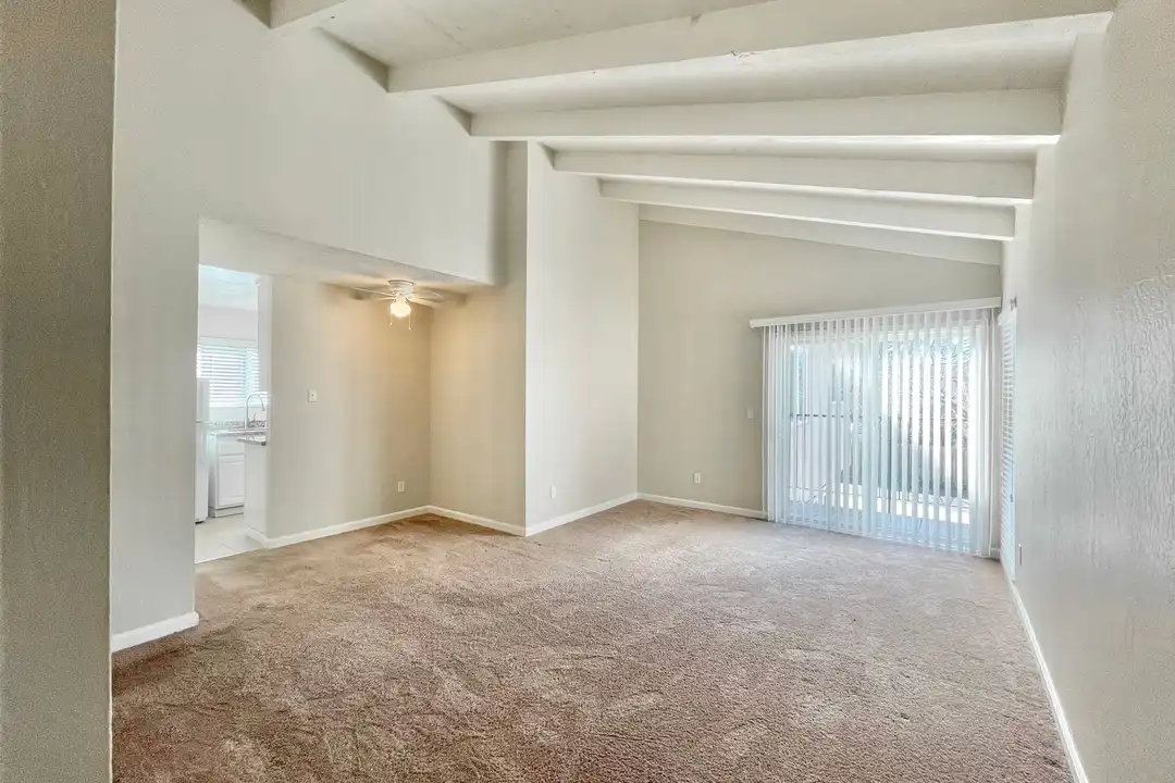 Apartment in Sacramento - View 3