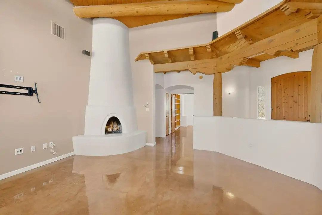2201 Rozinante Ct NW - More