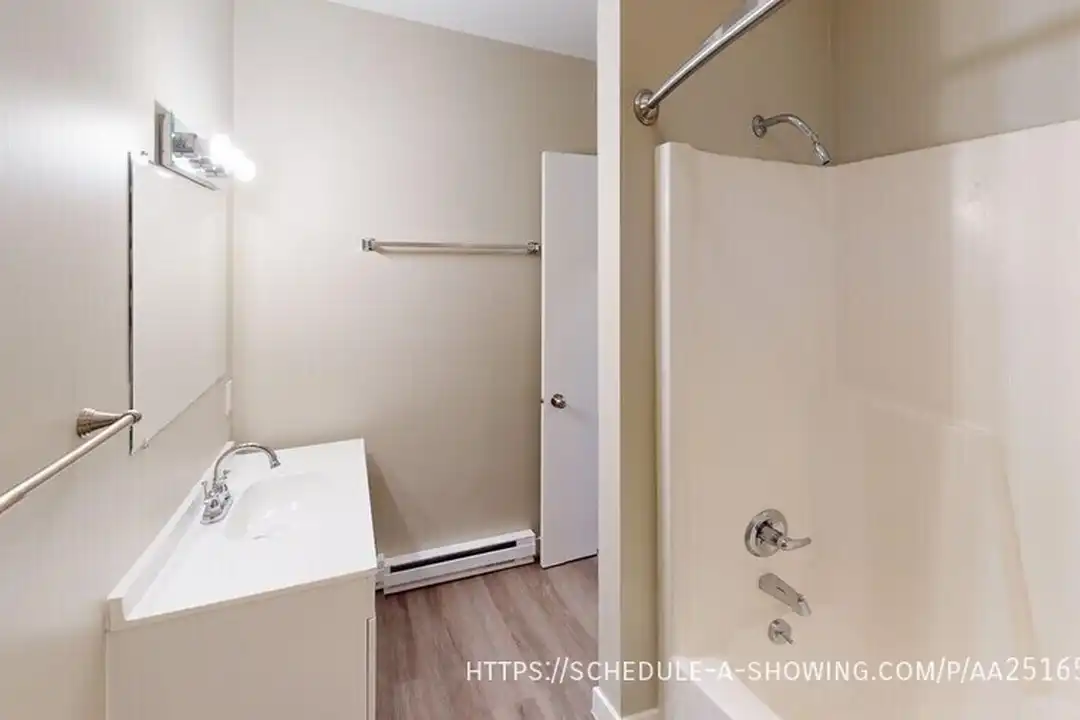Apartment in Marquette - View 5